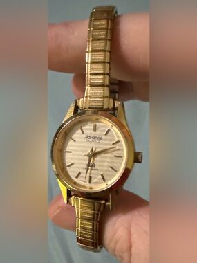Advance Quartz Gold Antique Adjustable Women’s Watch Y121 *New Battery